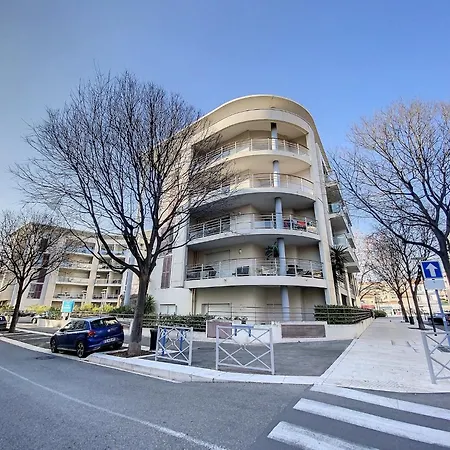 Pretty In * Cagnes-sur-Mer